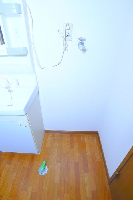 物件内観写真13　(洗濯機置場)