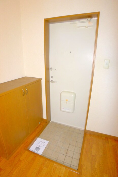 物件内観写真16　(玄関)