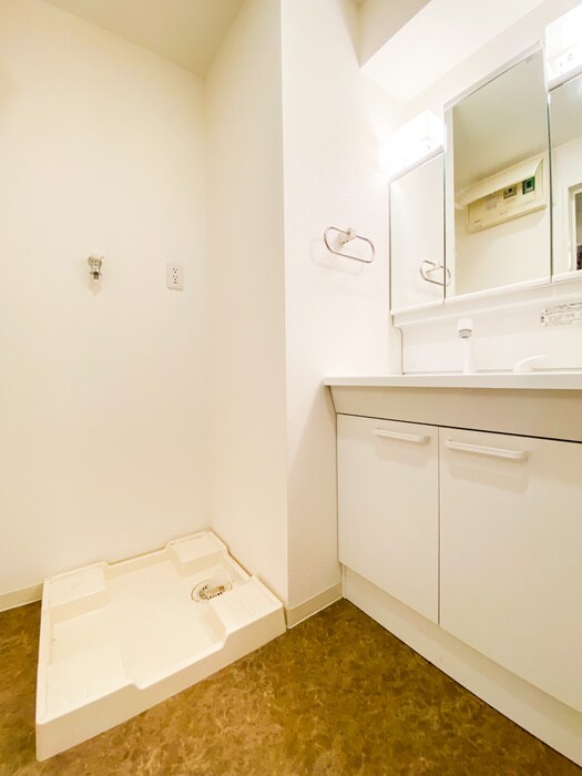 物件内観写真17　(洗濯機置場)