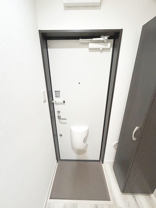 物件内観写真16　(玄関)