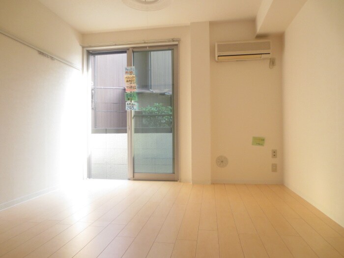 物件内観写真7　(室内からの展望)