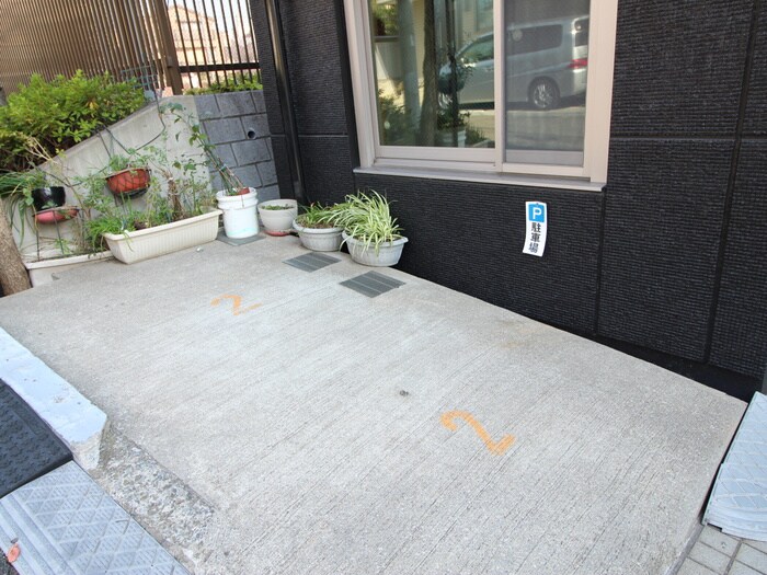 物件外観写真3　(駐輪場)