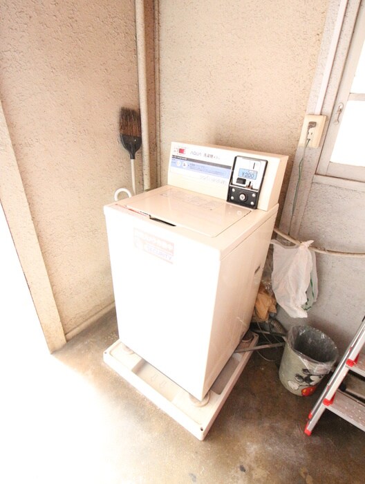 物件内観写真10　(洗濯機置場)