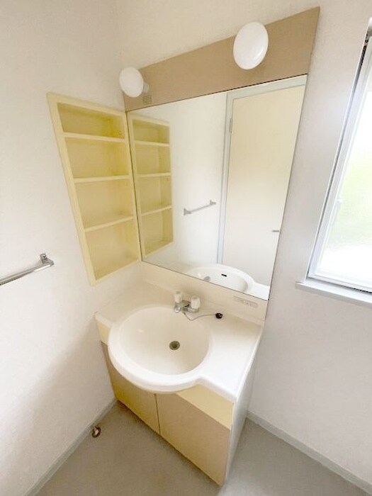 物件内観写真11　(洗面)