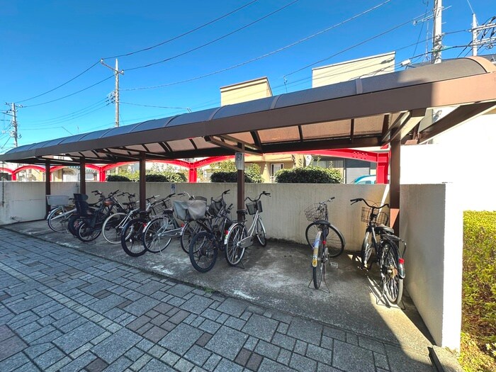 物件外観写真3　(駐輪場)