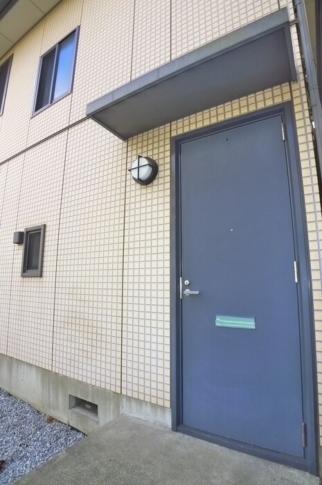 物件外観写真5　(エントランス部分)