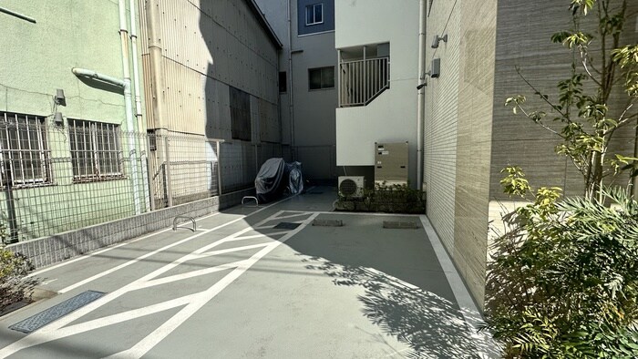 物件外観写真4　(駐輪場)