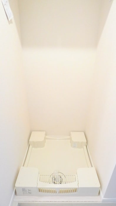 物件内観写真11　(洗濯機置場)