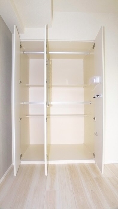 物件内観写真12　(収納)