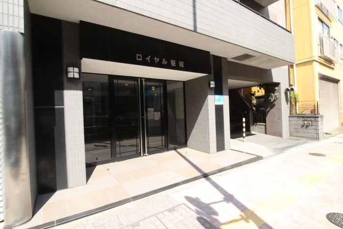 物件外観写真4　(エントランス部分)