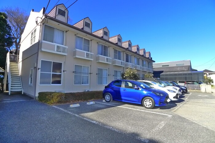 物件外観写真5　(駐車場)