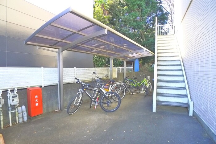 物件外観写真6　(駐輪場)