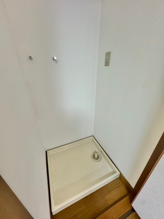 物件内観写真14　(洗濯機置場)