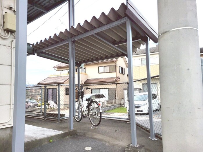 物件外観写真5　(駐輪場)