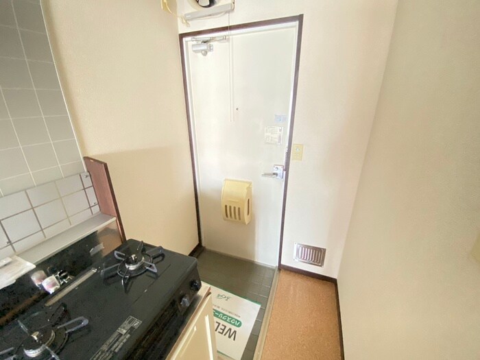 物件内観写真17　(玄関)