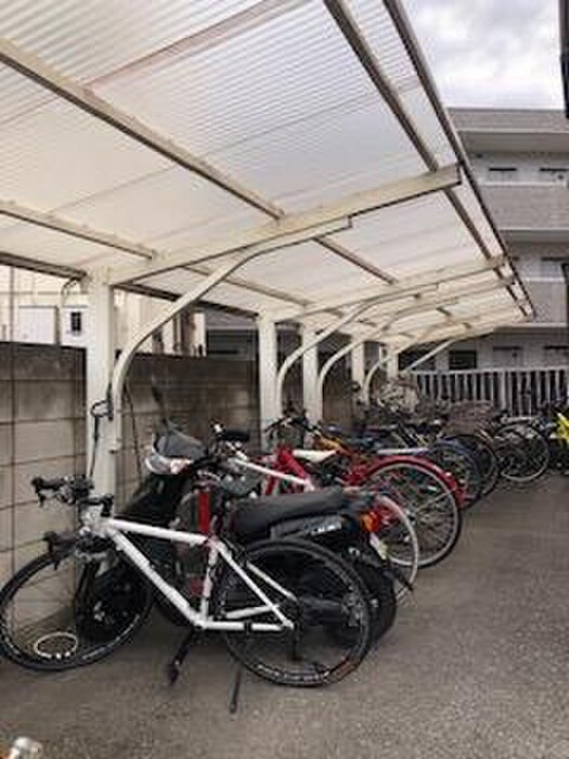 物件外観写真6　(駐輪場)