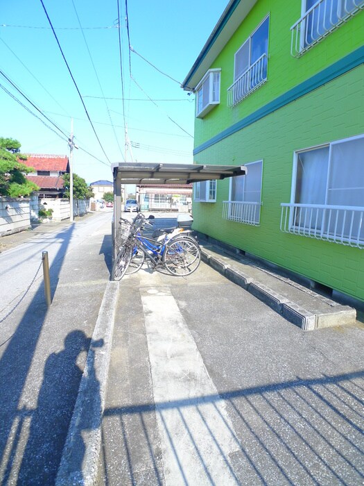 物件外観写真3　(エントランス部分)