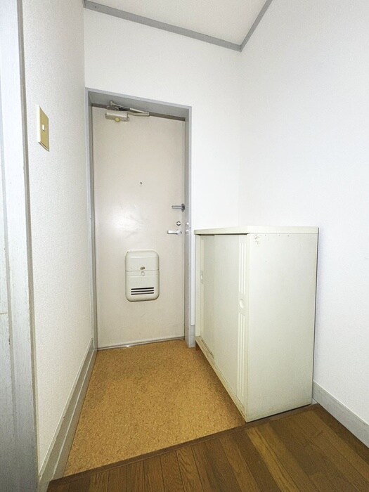 物件内観写真18　(玄関)