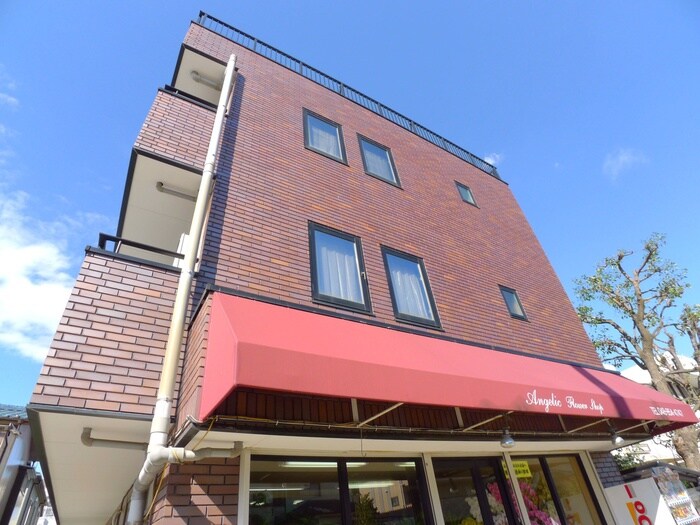 物件外観写真1　(エントランス部分)