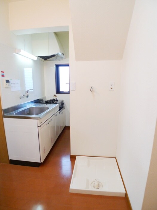 物件内観写真12　(洗濯機置場)