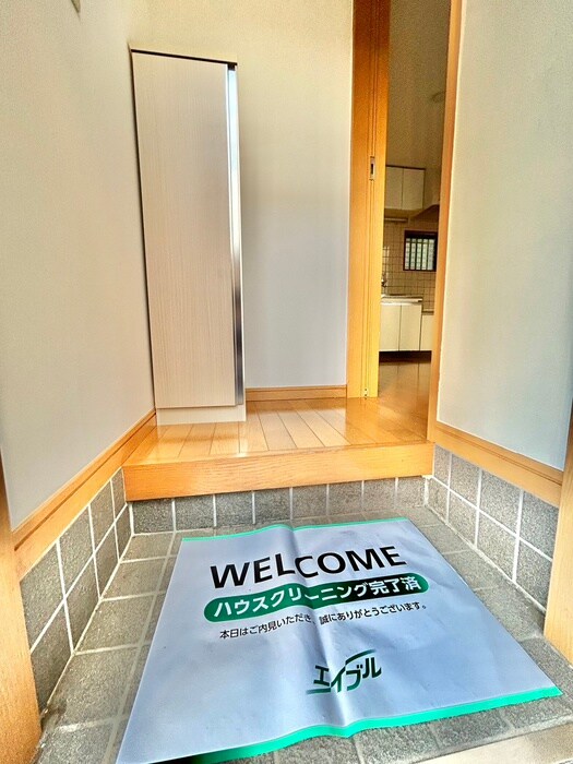 物件内観写真11　(玄関)