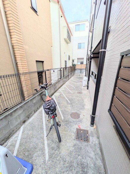 物件外観写真6　(駐輪場)