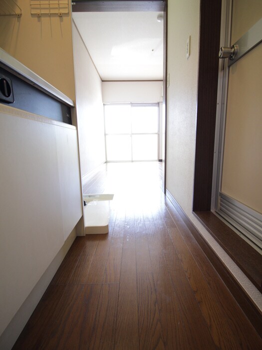 物件内観写真21　(廊下)