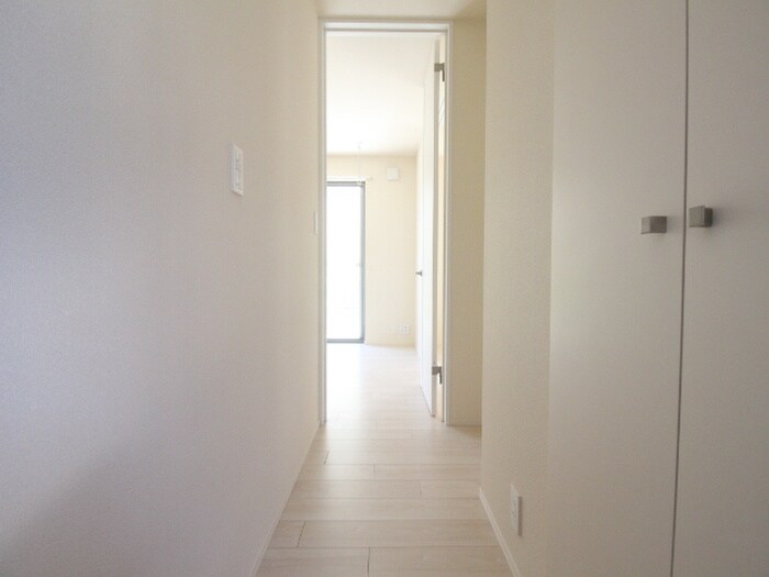 物件内観写真21　(廊下)
