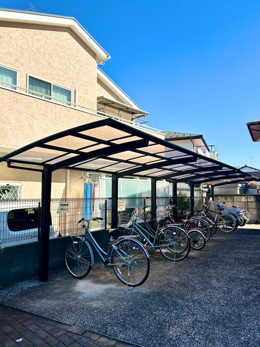 物件外観写真6　(駐輪場)