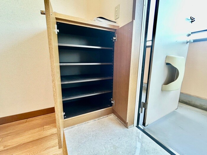 物件内観写真17　(靴箱)