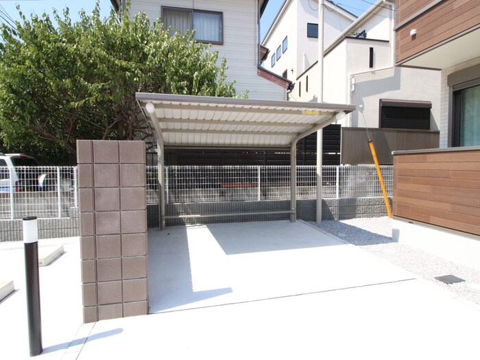 物件外観写真2　(駐輪場)