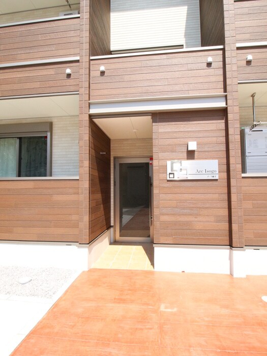 物件外観写真4　(エントランス部分)