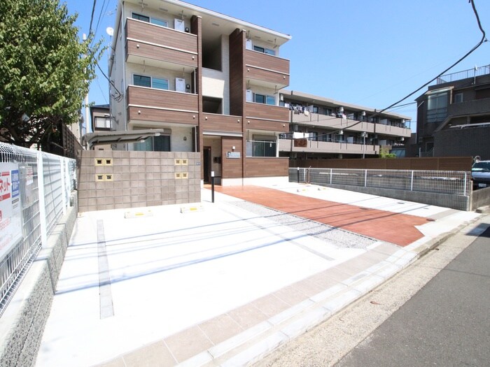 物件外観写真5　(駐車場)