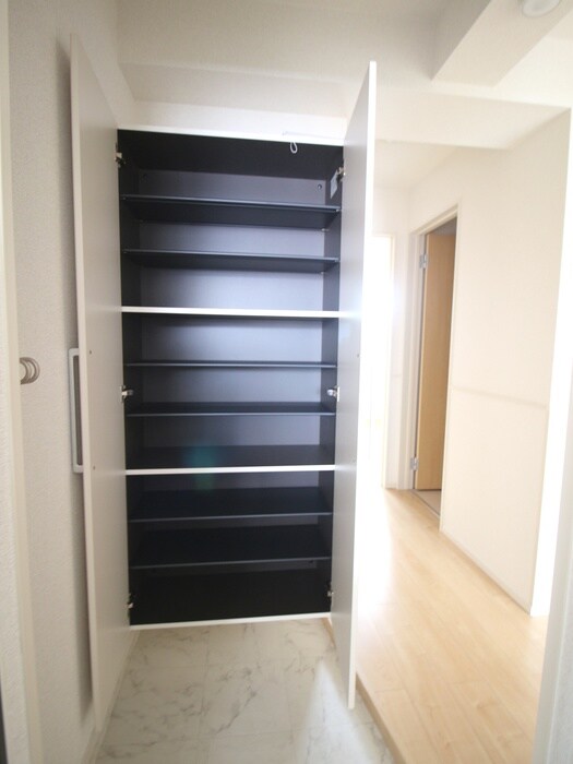 物件内観写真17　(靴箱)