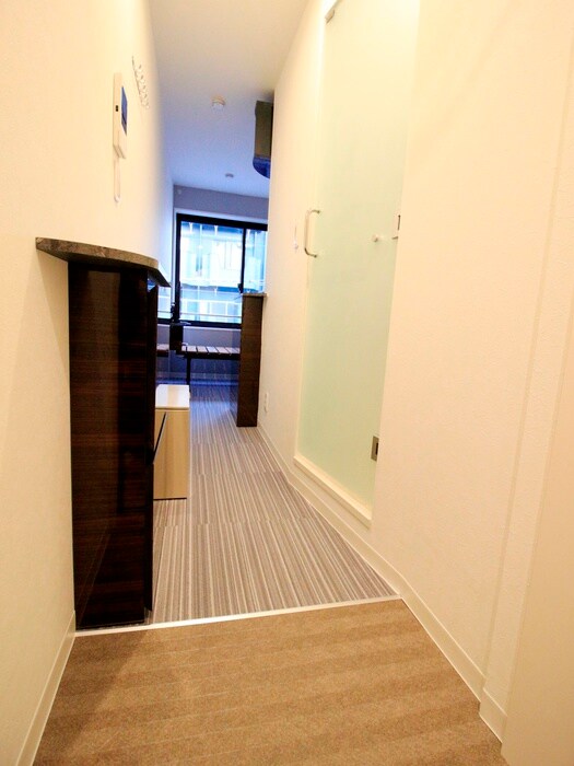 物件内観写真7　(玄関)