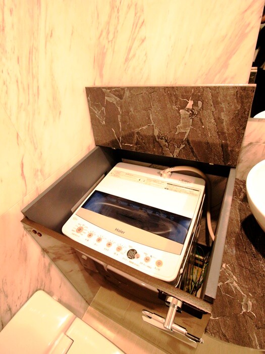 物件内観写真12　(洗濯機置場)