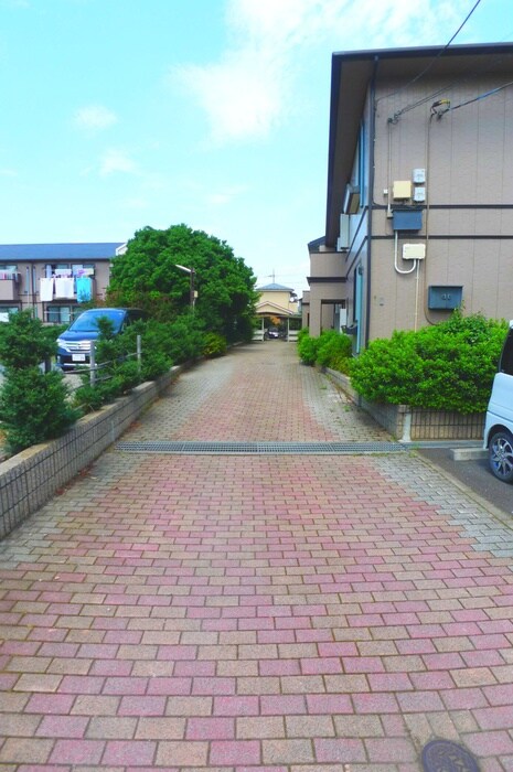 物件外観写真3　(エントランス部分)