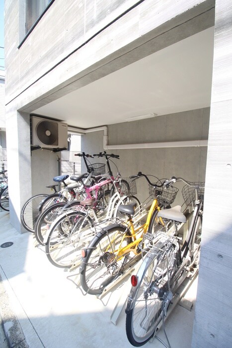 物件外観写真5　(駐輪場)