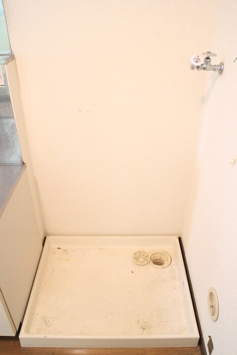 物件内観写真12　(洗濯機置場)