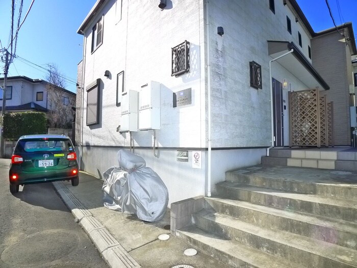 物件外観写真3　(駐輪場)