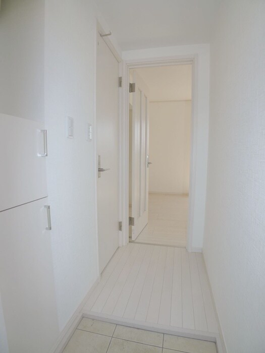 物件内観写真17　(廊下)