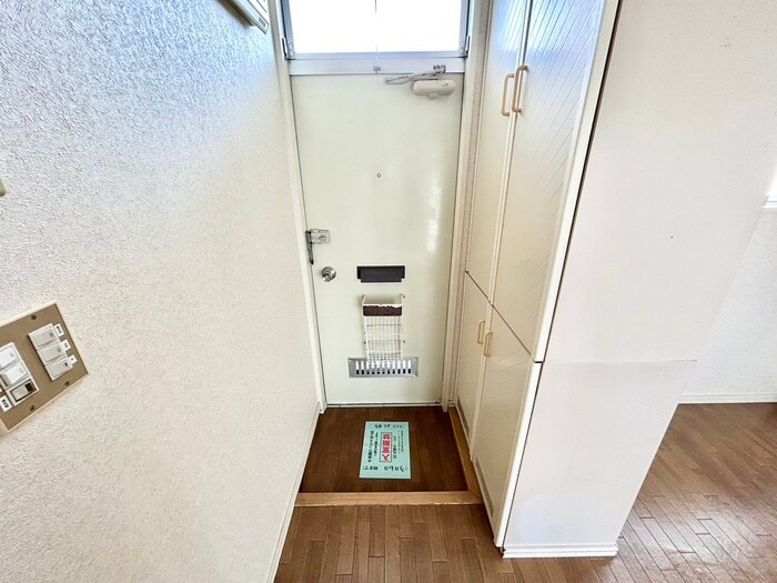 物件内観写真14　(玄関)