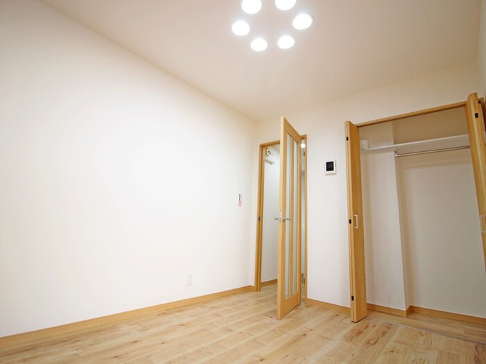 物件内観写真10　(居室)