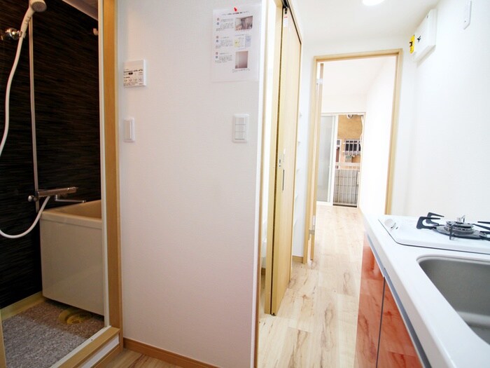 物件内観写真18　(廊下)