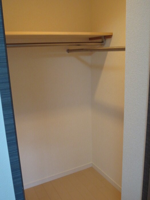 物件内観写真5　(収納)