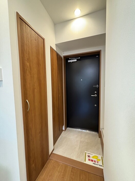 物件内観写真7　(玄関)