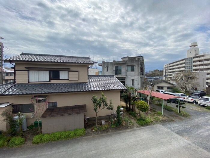 物件内観写真12　(室内からの展望)