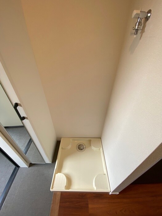 物件内観写真13　(洗濯機置場)