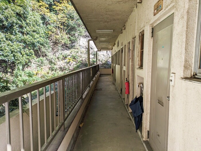 物件外観写真4　(エントランス部分)