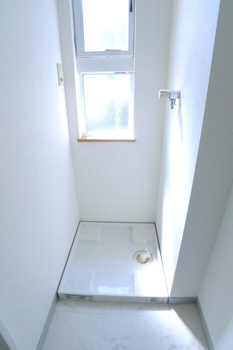 物件内観写真18　(洗濯機置場)